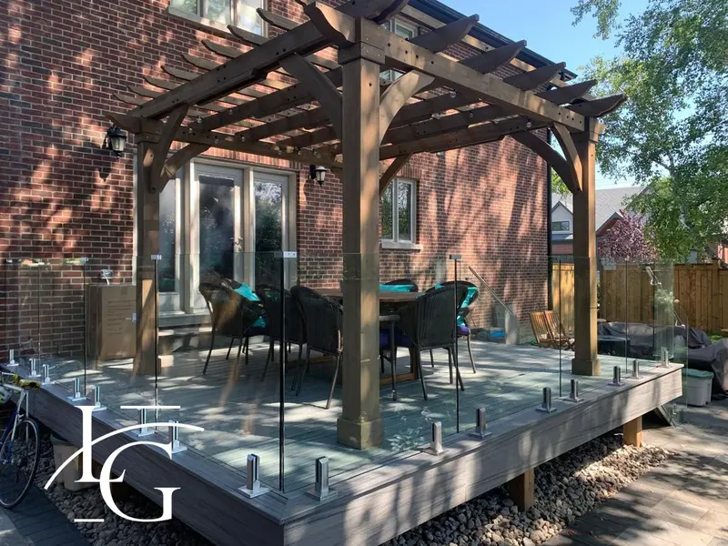 Frameless spigot glass railing on a pergola deck, 12 mm — Mississauga