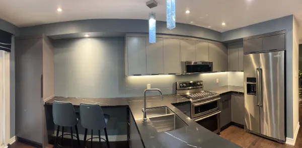 Back-painted grey glass backsplash, kitchen full run, 6 mm — Mississauga