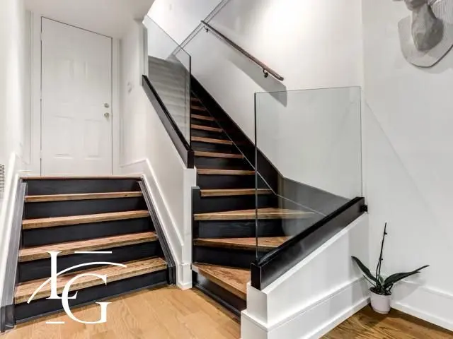Shoe-system frameless stair glass railing, 12 mm — Toronto