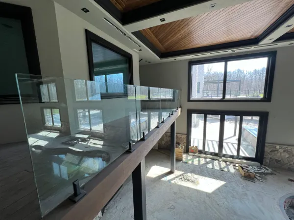 Indoor spigot glass railing, 12 mm tempered — Etobicoke
