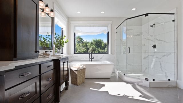 Top 5 Benefits Of Custom Glass Shower Doors 2024