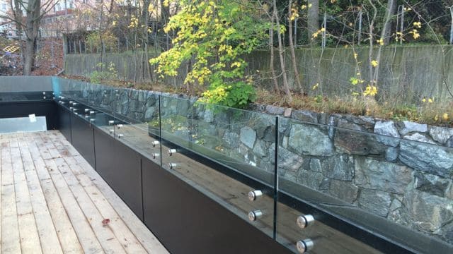 Exterior Glass Railing Vs. Interior Glass Railings For Your Home 2024