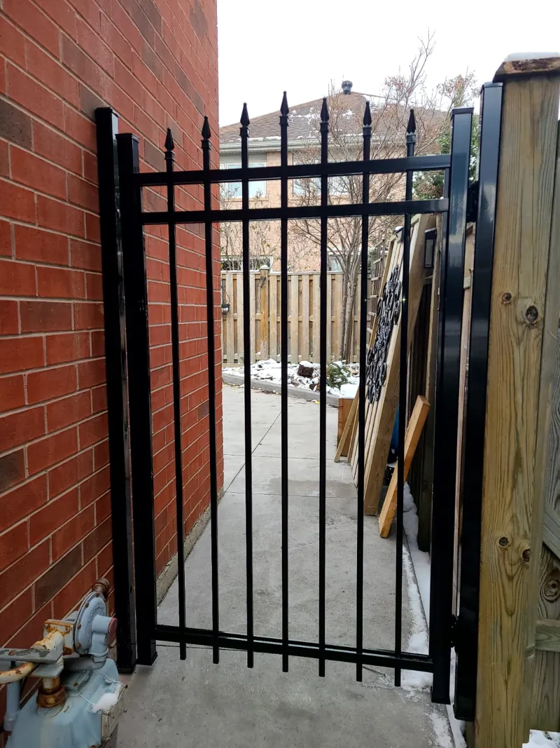Aluminum gate