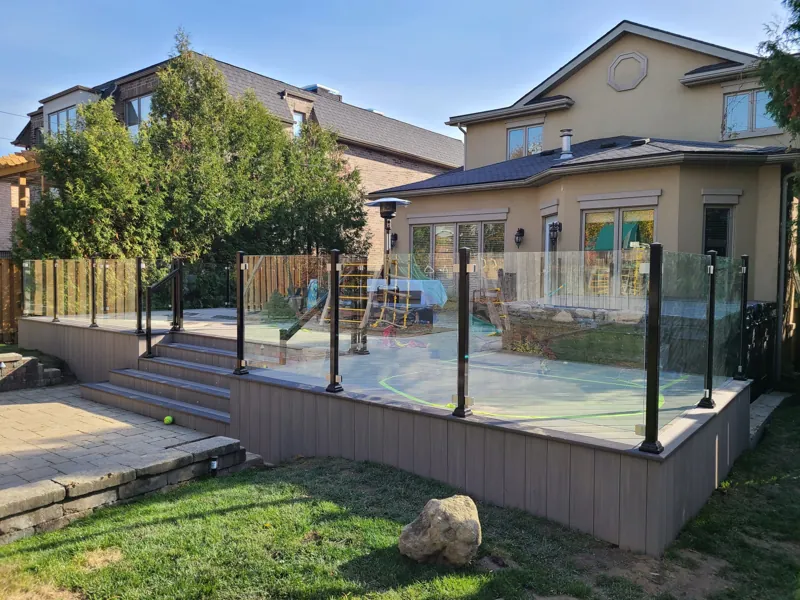 Aluminum post glass railing