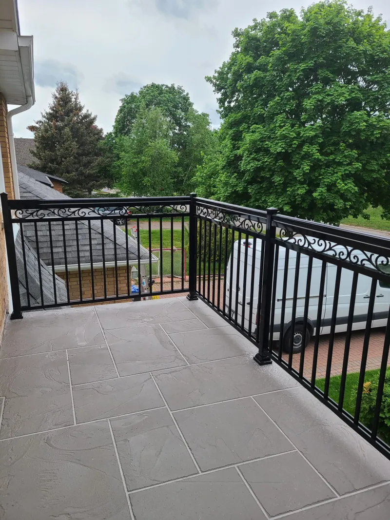 Aluminum scroll railing