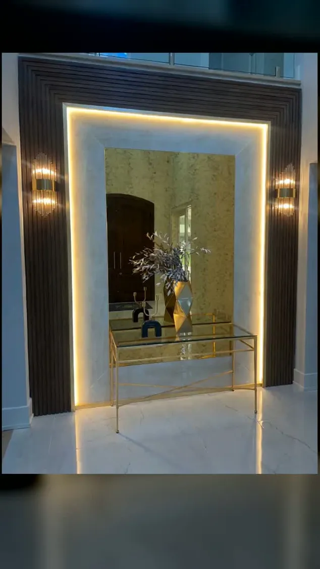 Custom mirror installed by Lux Glass in Mississauga, LED