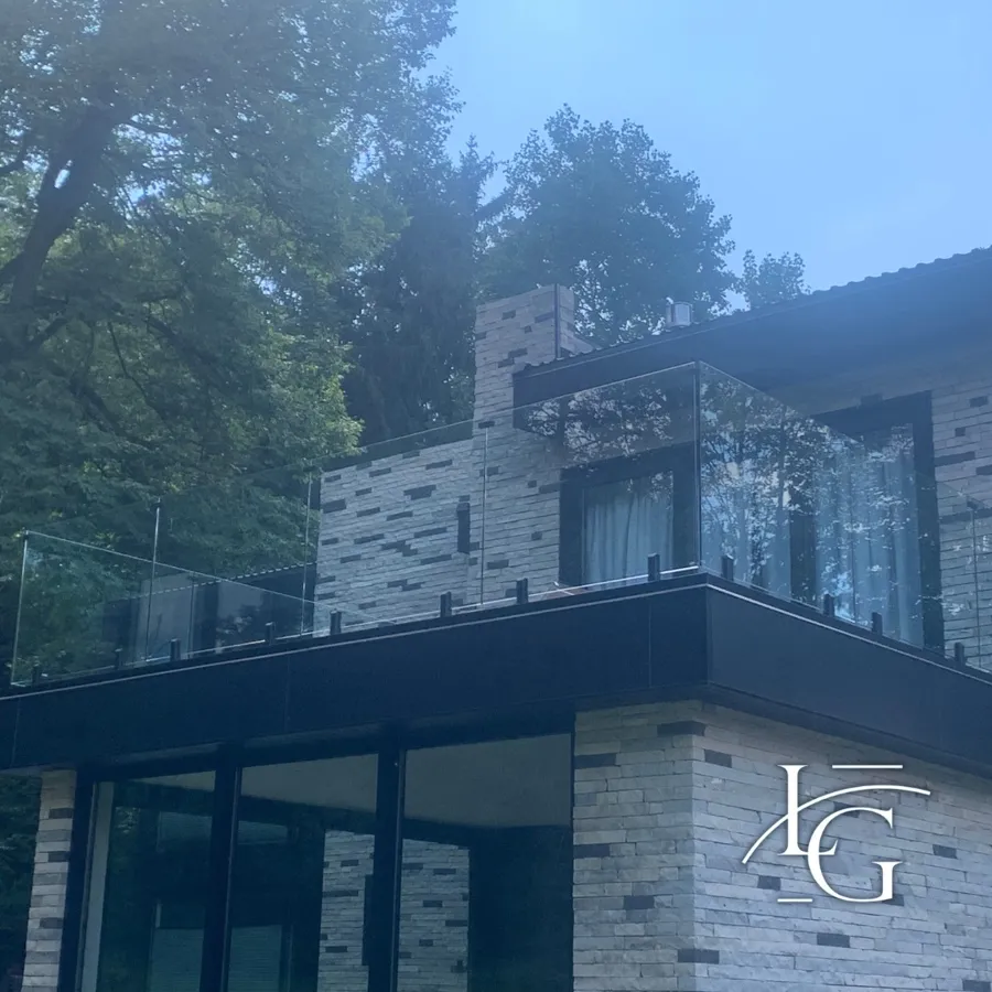 Glass railing installed by Lux Glass in Hamilton