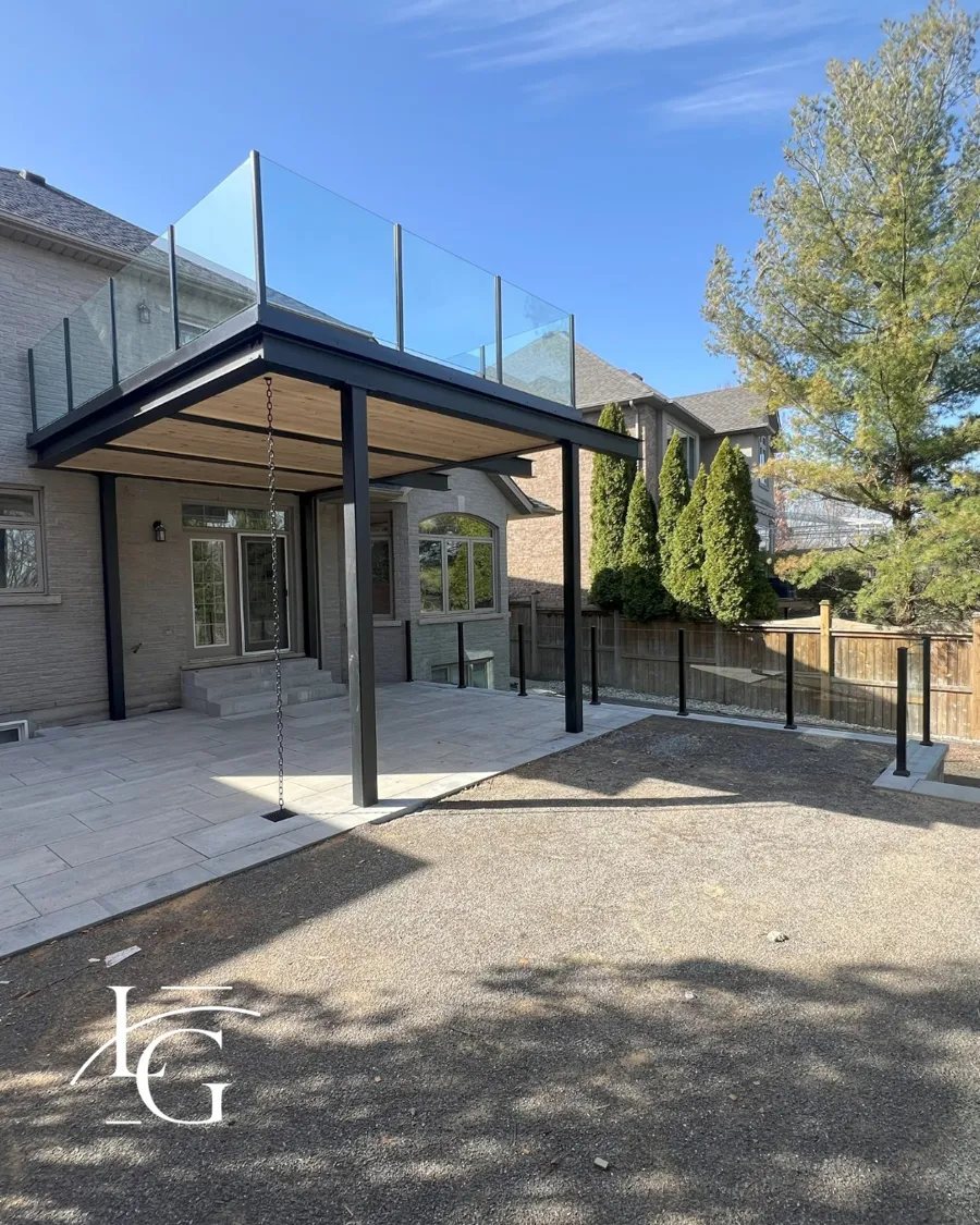Glass railing installed by Lux Glass in Kleinburg