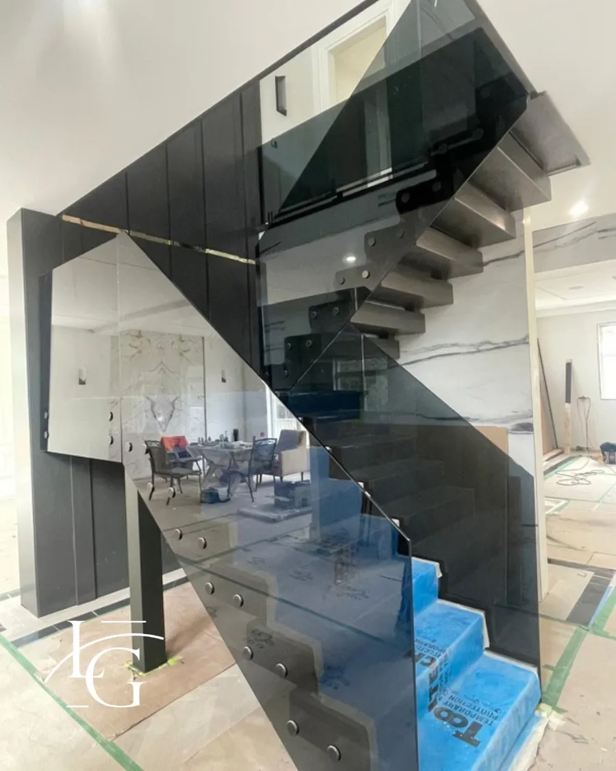 Glass railing installed by Lux Glass in Kleinburg